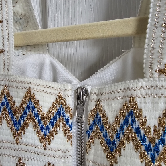 🌷NWT - Metallic print crop top - Picture 4 of 9